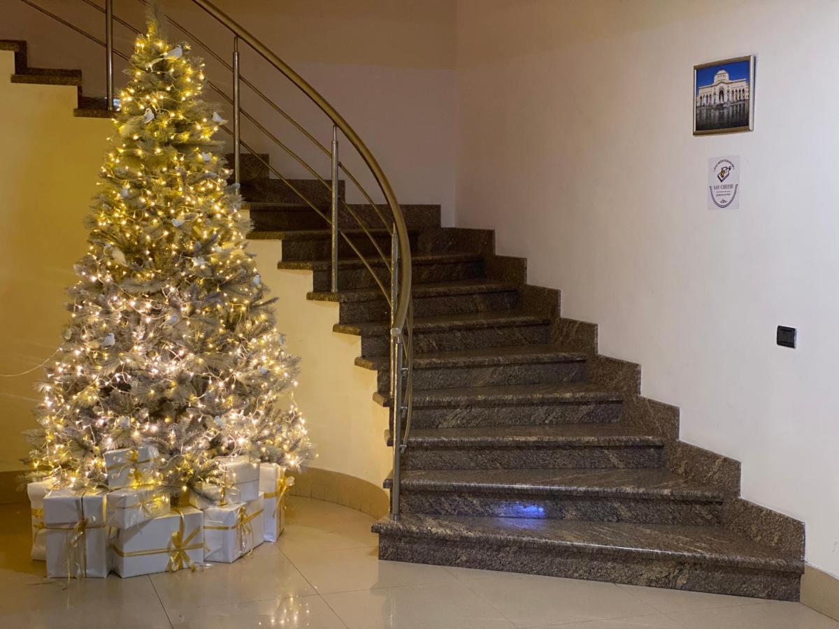 Saryan Hotel יירבאן מראה חיצוני תמונה