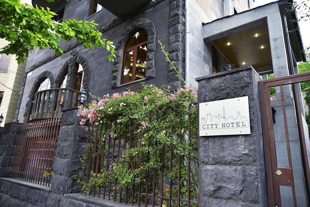 Saryan Hotel יירבאן מראה חיצוני תמונה