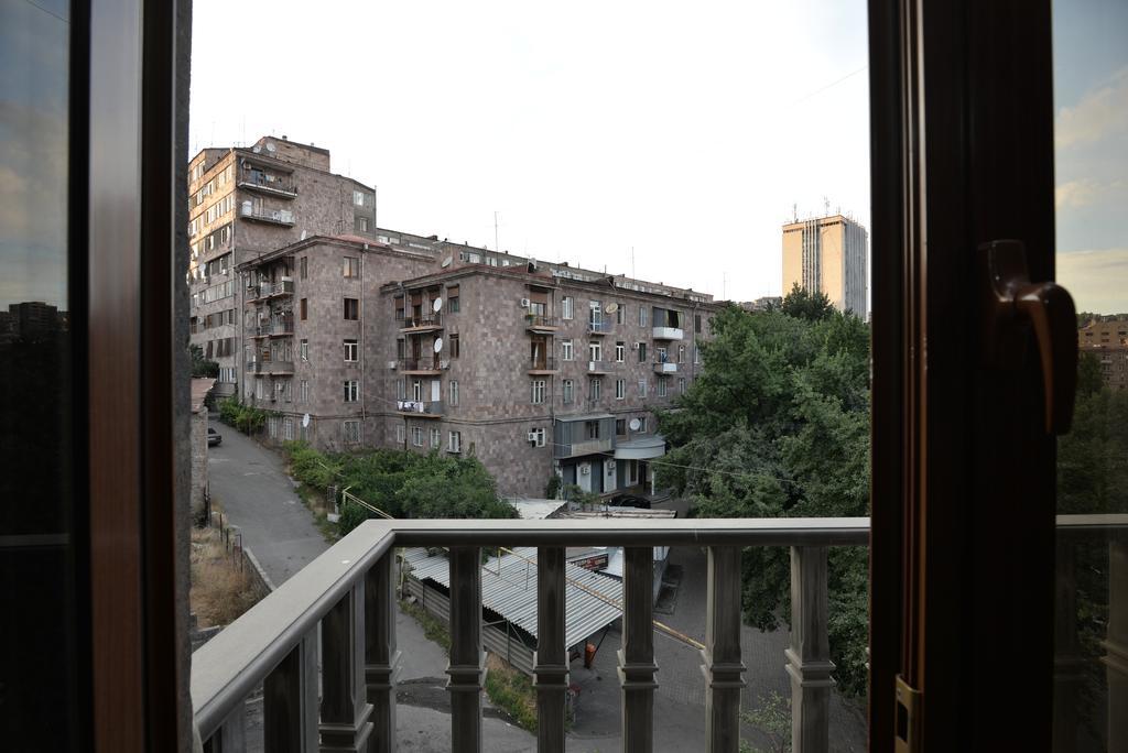 Saryan Hotel יירבאן מראה חיצוני תמונה