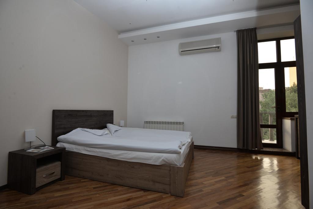 Saryan Hotel יירבאן מראה חיצוני תמונה