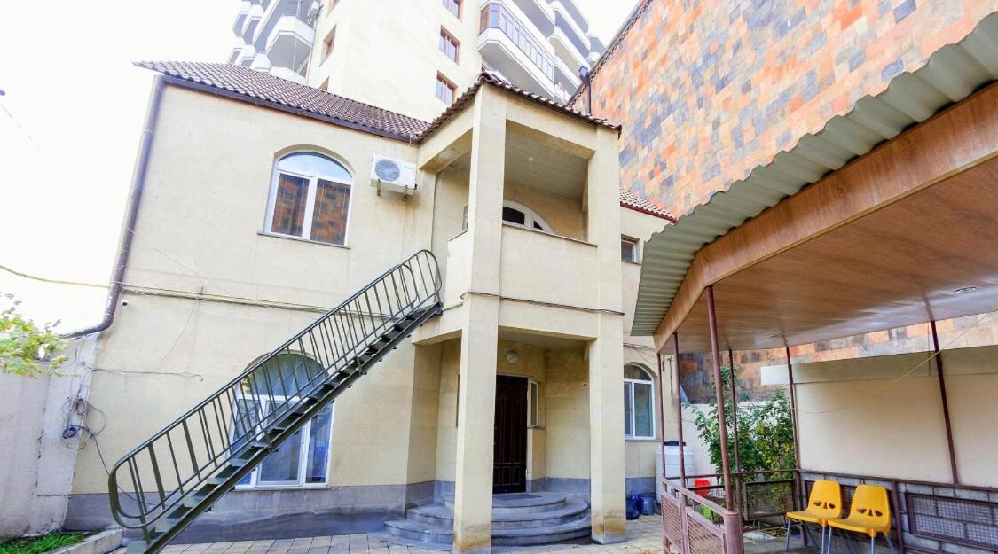 Saryan Hotel יירבאן מראה חיצוני תמונה