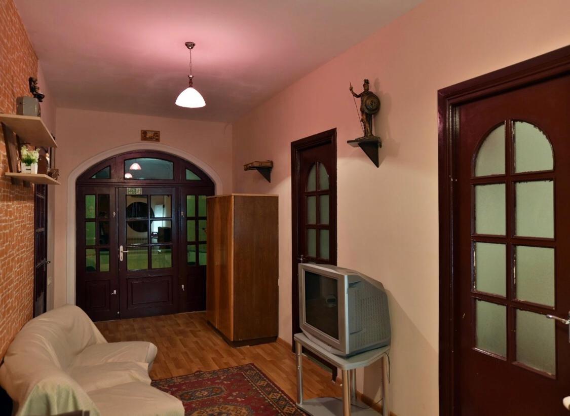 Saryan Hotel יירבאן מראה חיצוני תמונה
