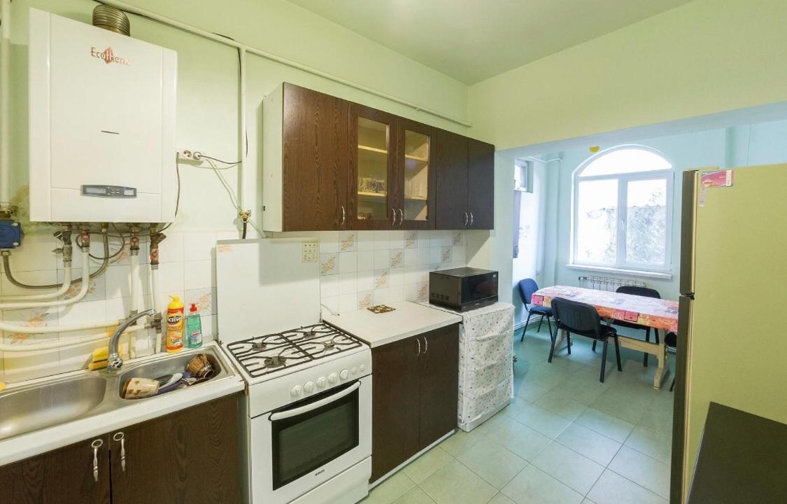 Saryan Hotel יירבאן מראה חיצוני תמונה