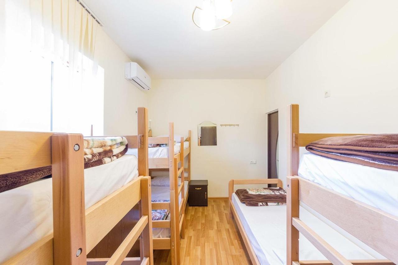 Saryan Hotel יירבאן מראה חיצוני תמונה