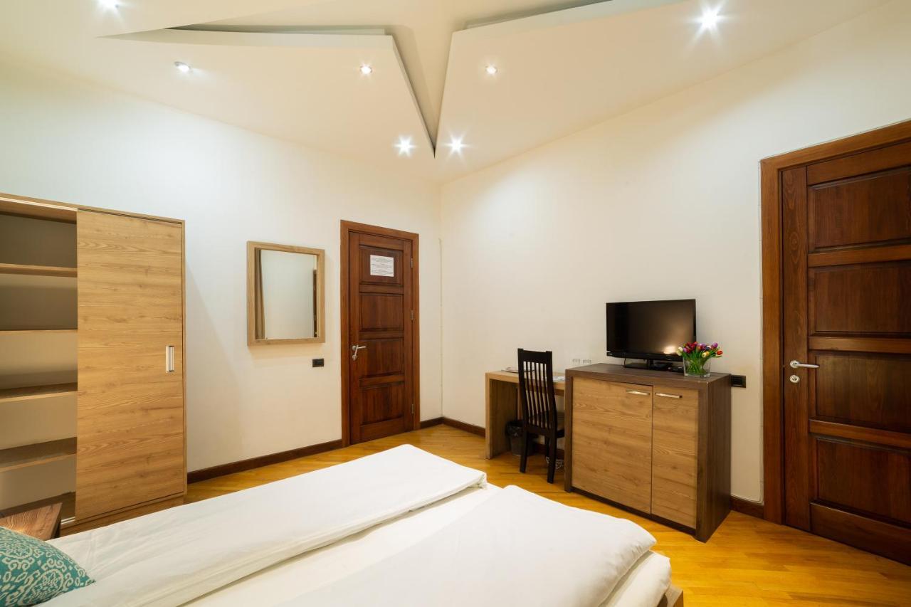 Saryan Hotel יירבאן מראה חיצוני תמונה