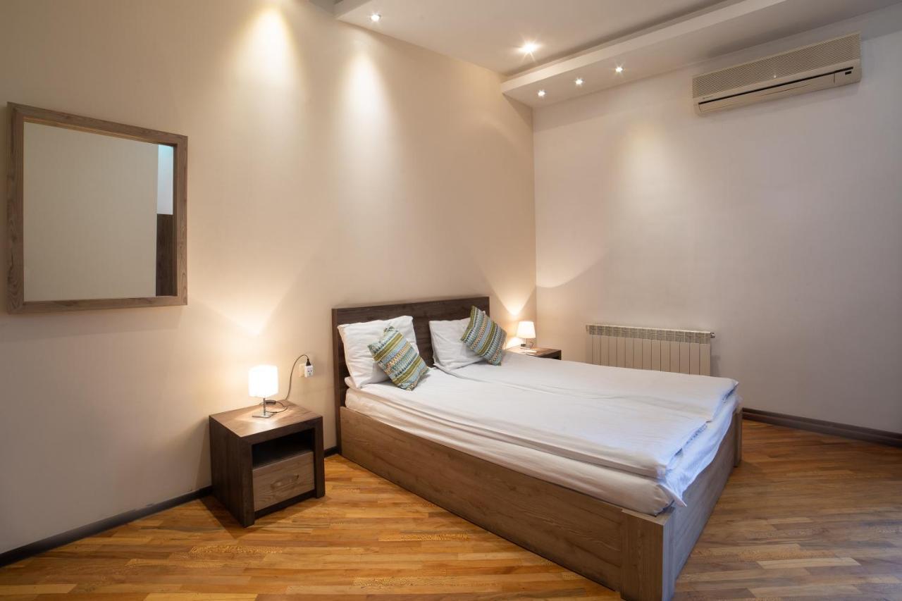 Saryan Hotel יירבאן מראה חיצוני תמונה