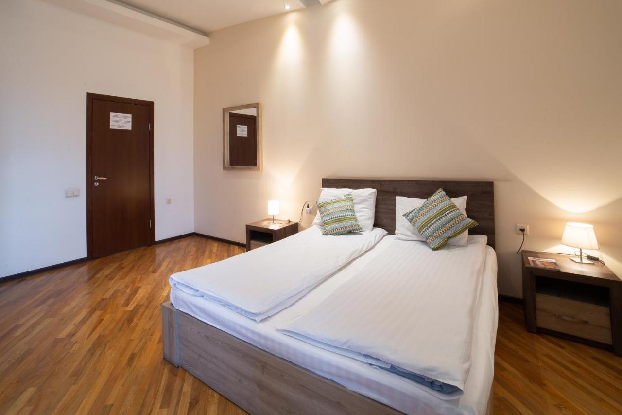 Saryan Hotel יירבאן מראה חיצוני תמונה