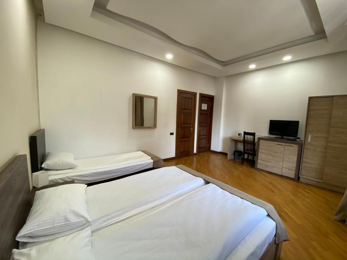Saryan Hotel יירבאן מראה חיצוני תמונה